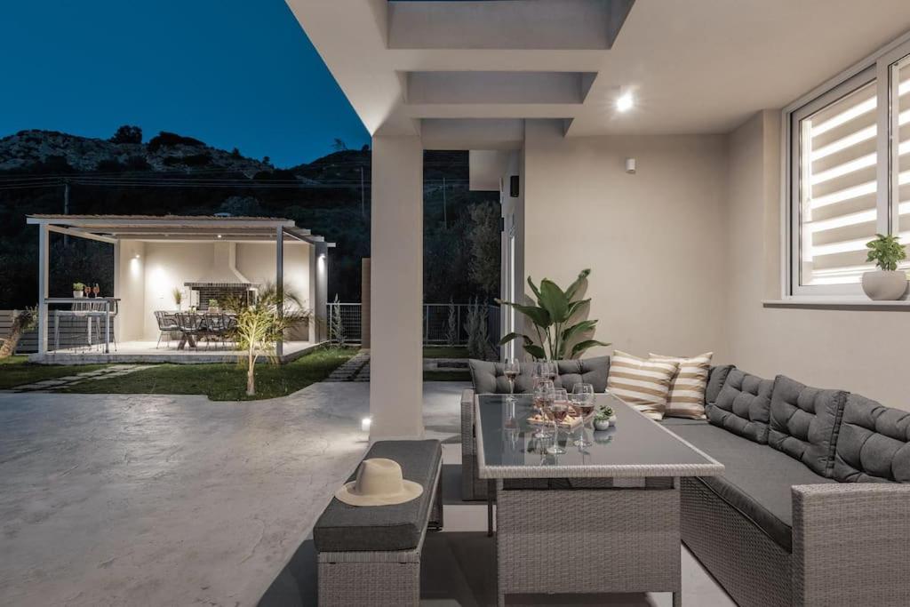 Melissia Luxury Villa Каламакі Екстер'єр фото